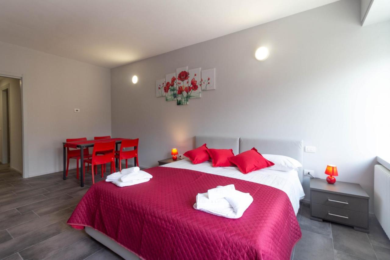 Appartamento Papavero - Affitti Brevi Italia Lecco Bagian luar foto